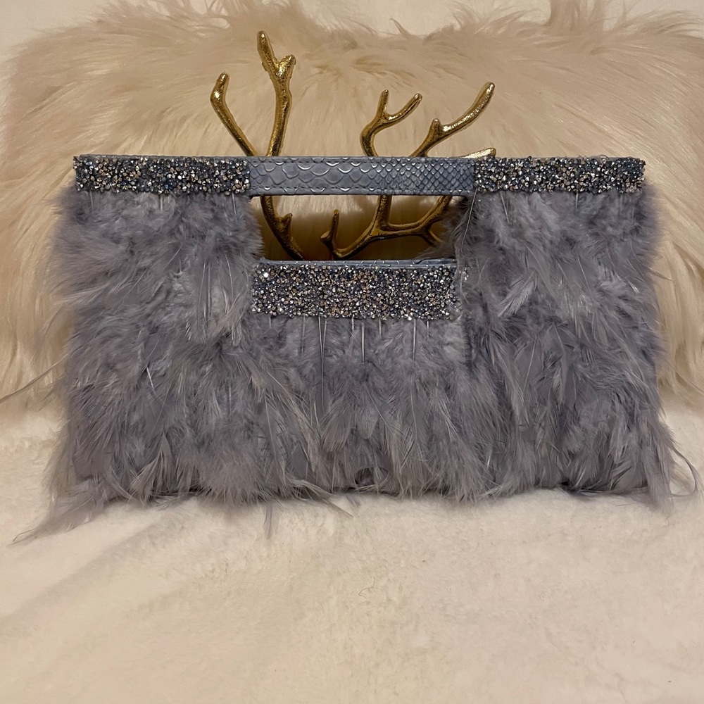 Feathered Sass-clutch - Picture 2 of 3